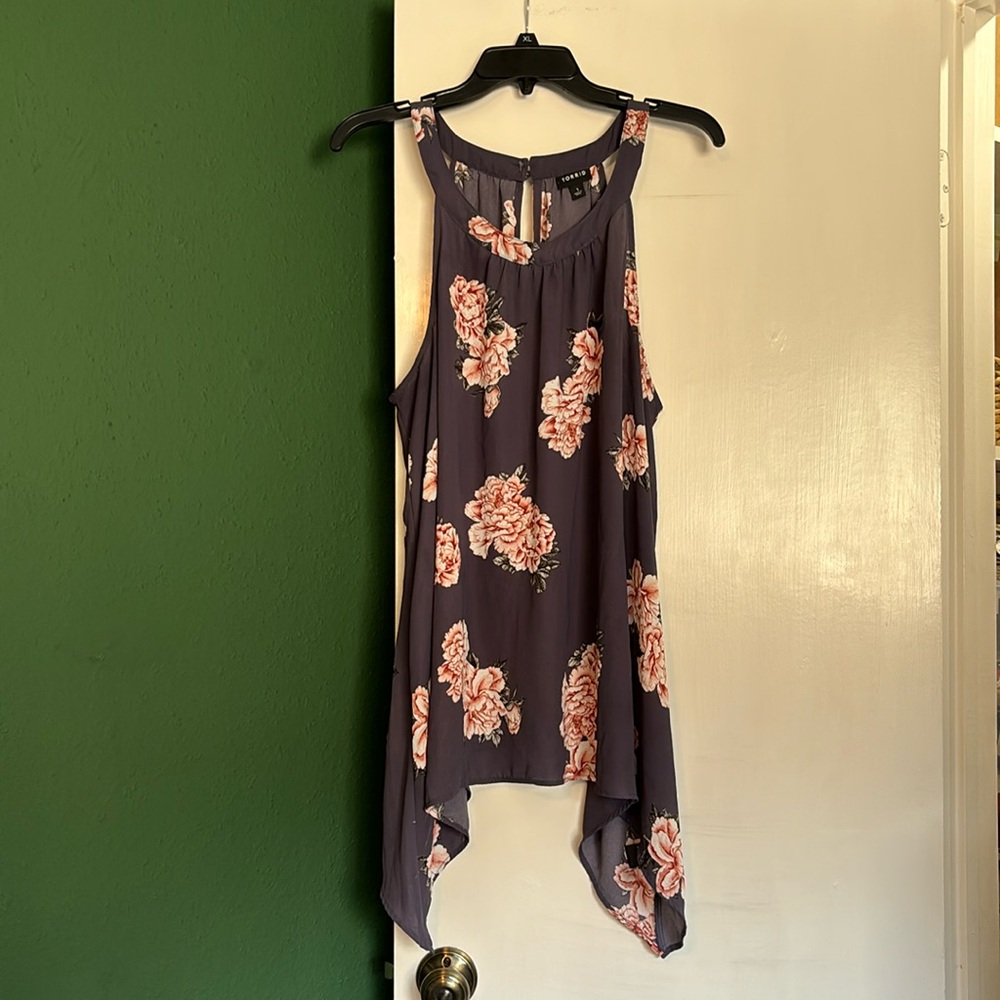 navy floral high-low halter high neck keyhole back torrid tank top